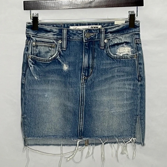Lovers + Friends Elijah Denim Mini Skirt in Baxter Wash - Size 24 - Picture 2 of 9